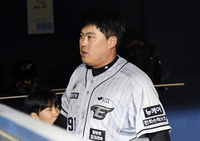 [포토]6이닝 무실점 호투 펼친 한화 류현진