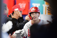 ‘하영민 킬러’ SSG 최지훈, 밀어쳐서 추격의 2점 홈런 폭발 [SS문학in]