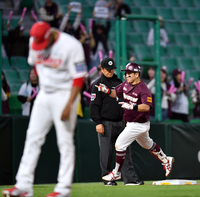 [포토]‘3연패는 막아야죠’ 최주환