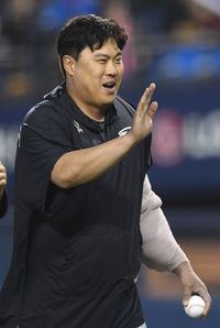 [포토]한화 류현진, KBO리그 복귀 첫 승에 활짝