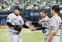 [포토]한화 류현진, 5회까지 무실점으로!