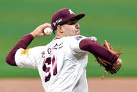 4연패 롯데, 꼴찌로 밀려났다…키움, 선발 헤이수스 10K 삼진쇼로 9-4 승리 [SS고척in]