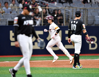 [포토]‘쿠에바스 상대로’ 투런포 김혜성