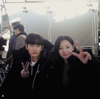 처남이 찍어줬나? 김수현♥김지원, 3년차 부부 다운 다정한 투샷