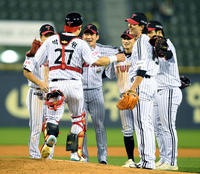 LG 주전 몰방으로 이룬 29년 한풀이, 이번에는 승리하면서 성장한다 [SS포커스]