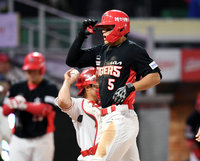 ‘김도영 멀티포 폭발’ KIA, SSG 11-3 완파 전날 패배 ‘설욕’…SSG 최정 골절 ‘날벼락’ [SS문학in]