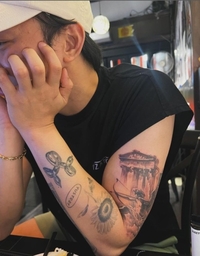 “이게 나야” 박유천, 팔 가득 채운 새 문신 공개…네티즌과 의견 대립