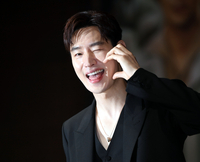 [포토] 이제훈 ‘윙크에 하트까지’