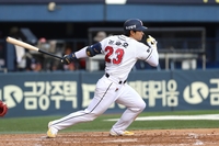 두산 강승호 ‘타구 속도 169㎞’ 비거리 130m 추격의 솔로 홈런 폭발 [SS잠실in]