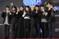 [단독] 코첼라 달군 에이티즈, LA 다저스 경기장에서 열기 잇는다…데뷔 첫 시구