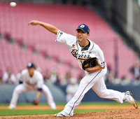 [포토] ‘9회초 책임진’ 홍건희