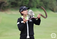 9년 만에 첫 우승 일군 곳에서 타이틀 방어 성공 ‘가야 여신’ 최은우 감격의 와이어 투 와이어