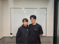 ‘팀킬 논란’ 황대헌, 직접 박지원 찾아가 사과…“합심해 쇼트트랙 위해 노력하자고 다짐”