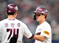[포토]‘3회말 팀 첫안타’ 변상권