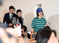 [포토]기자회견 나서는 민희진 대표