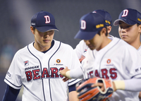 [포토] 최원준 ‘오늘 수비 좋아요’