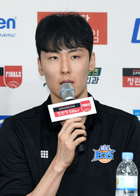 [포토]챔피언결정전 각오 밝히는 KCC 송교창
