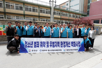 신영재 홍천군수, 아름다운 거리 만들기 벽화활동 참여