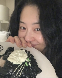 고현정, 케이크는 무너져고 미모는 그대로…후배 주접도 ‘눈길’