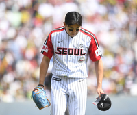 [포토] 소크라테스 사구에 사과하는 손주영