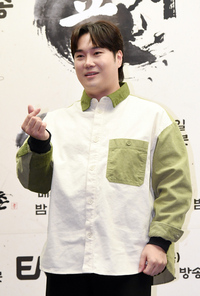 “예비신부는 배다른 동생” 유재환, 사기·성희롱 의혹 일파만파