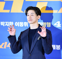 ‘범죄도시4’ 김무열, 감동 미담…청각장애인 초청 상영회에서 수어 인사