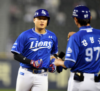 [포토] 이병헌, 7회 깔끔한 좌전안타