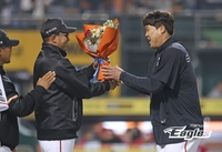 ‘드디어 됐다!’ 류현진, KBO 통산 ‘100승’…복귀 7G 만에 웃었다 [SS시선집중]