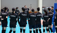모랄레스 감독과 VNL ‘부진’ 씻는다…강소휘·정지윤의 다짐 “이번엔 꼭 1승 할게요”[현장인터뷰]