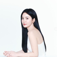 트와이스 모모, 우아함 가득 ‘S라인 드레스’ [★SNS]