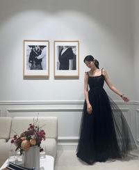 성유리, 블랙 드레스 입고 요정 비주얼..40대라 믿기지 않는 미모