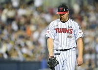 “외인 투수가 연승 끊어···구단도 준비할 것” 염경엽 감독 고전하는 엔스 향한 아쉬움 [SS잠실in]