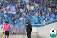 무패 끊긴 수원, 지옥 같은 K리그2에서 로테이션은 사치다