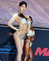 [포토] S라인의 정석 김혜진, 머슬마니아 그랑프리를 차지할 만 하죠!