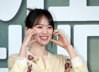 천우희, 故이선균 추모…“영원히 제 가슴 속에 남아 있을 것”(‘백상’)