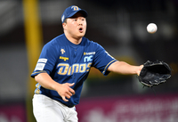 [포토]‘황재균 타구 글러브토스’ 한재승