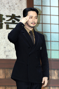 [포토]거수경례 하는 변요한