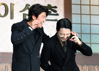 [포토]웃음 터진 송강호-변요한