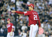 [포토]5회까지 1피안타 완벽투 펼치는 SSG 김광현