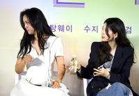 [포토] 제작보고회 도중 기침하는 탕웨이 ‘괜찮은가’