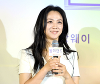 [포토] 밝은 미소로 인사하는 탕웨이