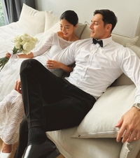 줄리엔강♥제이제이, 오늘(10일) 결혼…사회 윤형빈