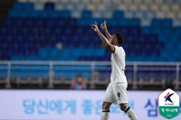 ‘모따 결승골’ 천안, 수원 2연패 내몰아…충남 아산은 부산에 3-2 승(종합)
