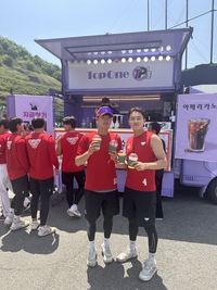‘북부리그 1위’ SSG 퓨처스팀, 이숭용 감독 선물 받았다…상동 원정에 커피차 등장!