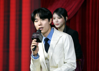 입을 열어도 논란, 닫아도 논란…류준열에게 요구되는 너무 과도한 책임 [SS초점]