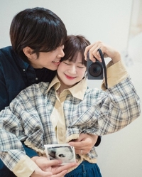 ‘구독자 90만’ 소근커플, 결혼 3년 만에 임신..“2세가 찾아왔다”