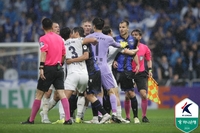 “선수로서 하면 안 될 행동이지만, 부모님 욕이...” 백종범이 밝힌 ‘도발 세리머니’의 시발점 [SS현장]