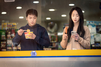 관음증 VS 관종, 누가 더 비호감? 신인 감독의 매서운 감각 돋보인 ‘그녀가 죽었다’ [SS무비]