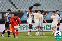 서울 E, 천안 4-0으로 꺾고 4경기 무패…김포·전남도 승전고(종합)