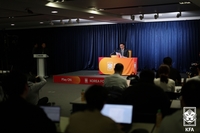 “종결 아니다” 협회가 떵떵거린지 하루 만에 캐나다로 떠난 1순위 후보…한숨 나오는 협상력, A대표 사령탑 장기 공백 우려[SS포커스]